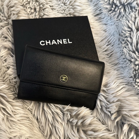 ๐ค VINTAGE CHANEL WALLET & BOX! ๐ค - Picture 1 of 11